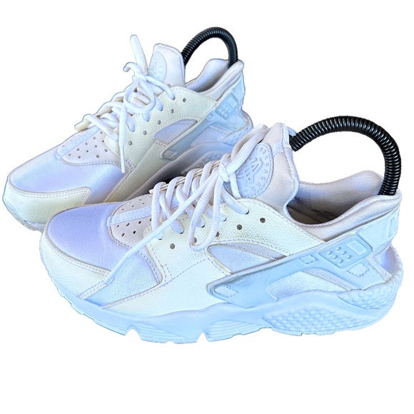 Nike Shoes - Nike Air Huarache Women’s Athletic Sneakers White / Pure Platinum Size 7